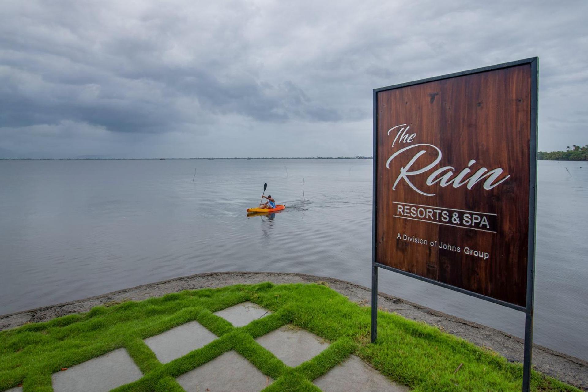 Stayvista At The Rain - River Villa With Infinity Pool Alappuzha ภายนอก รูปภาพ