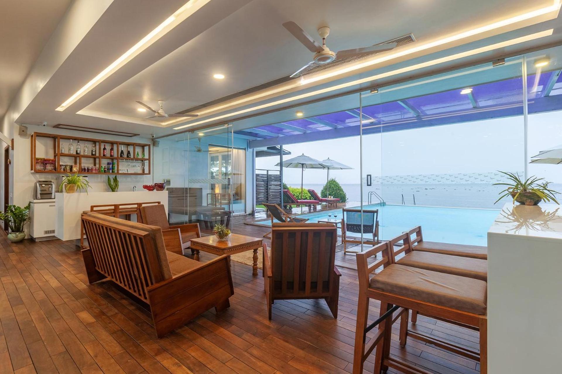 Stayvista At The Rain - River Villa With Infinity Pool Alappuzha ภายนอก รูปภาพ