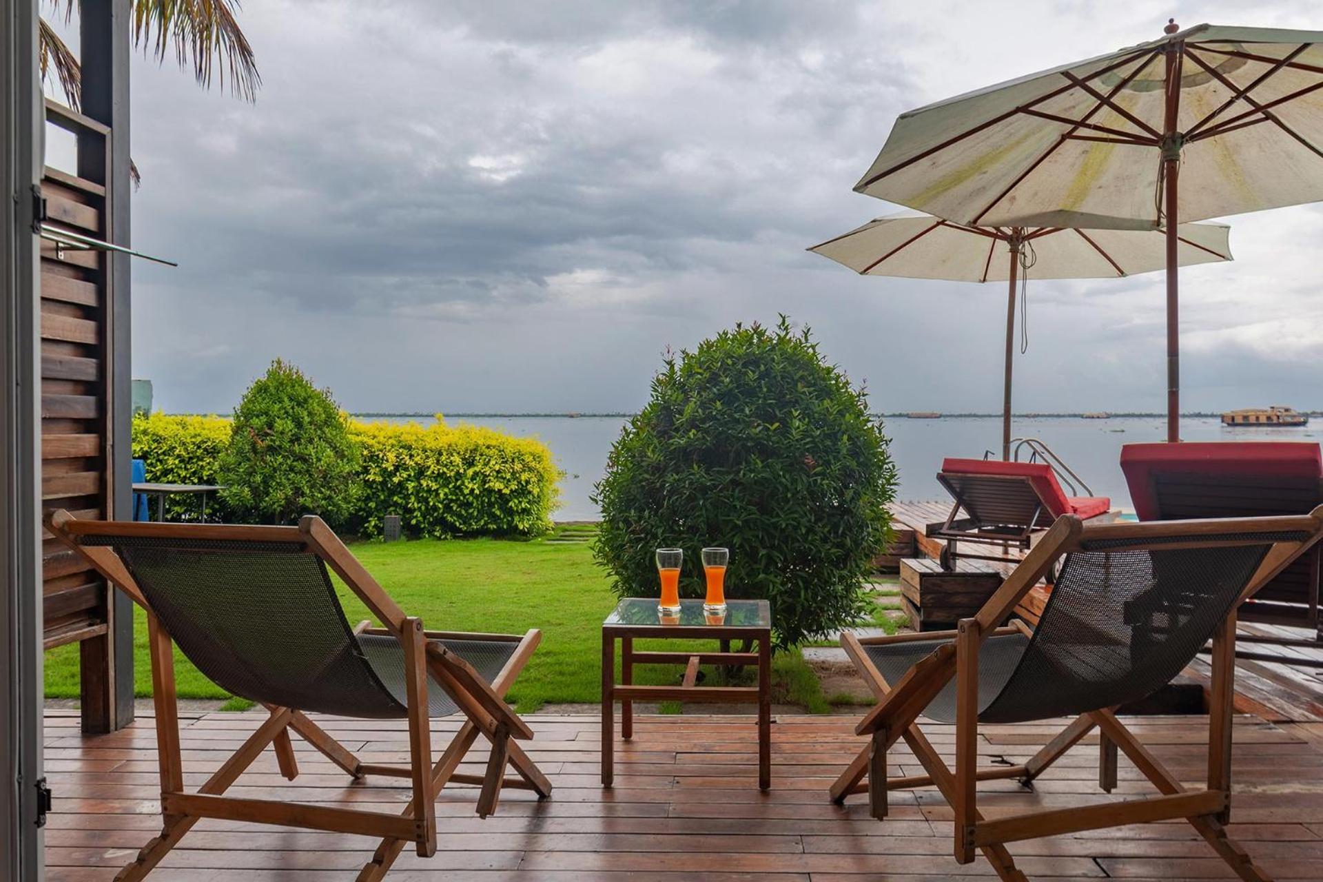 Stayvista At The Rain - River Villa With Infinity Pool Alappuzha ภายนอก รูปภาพ