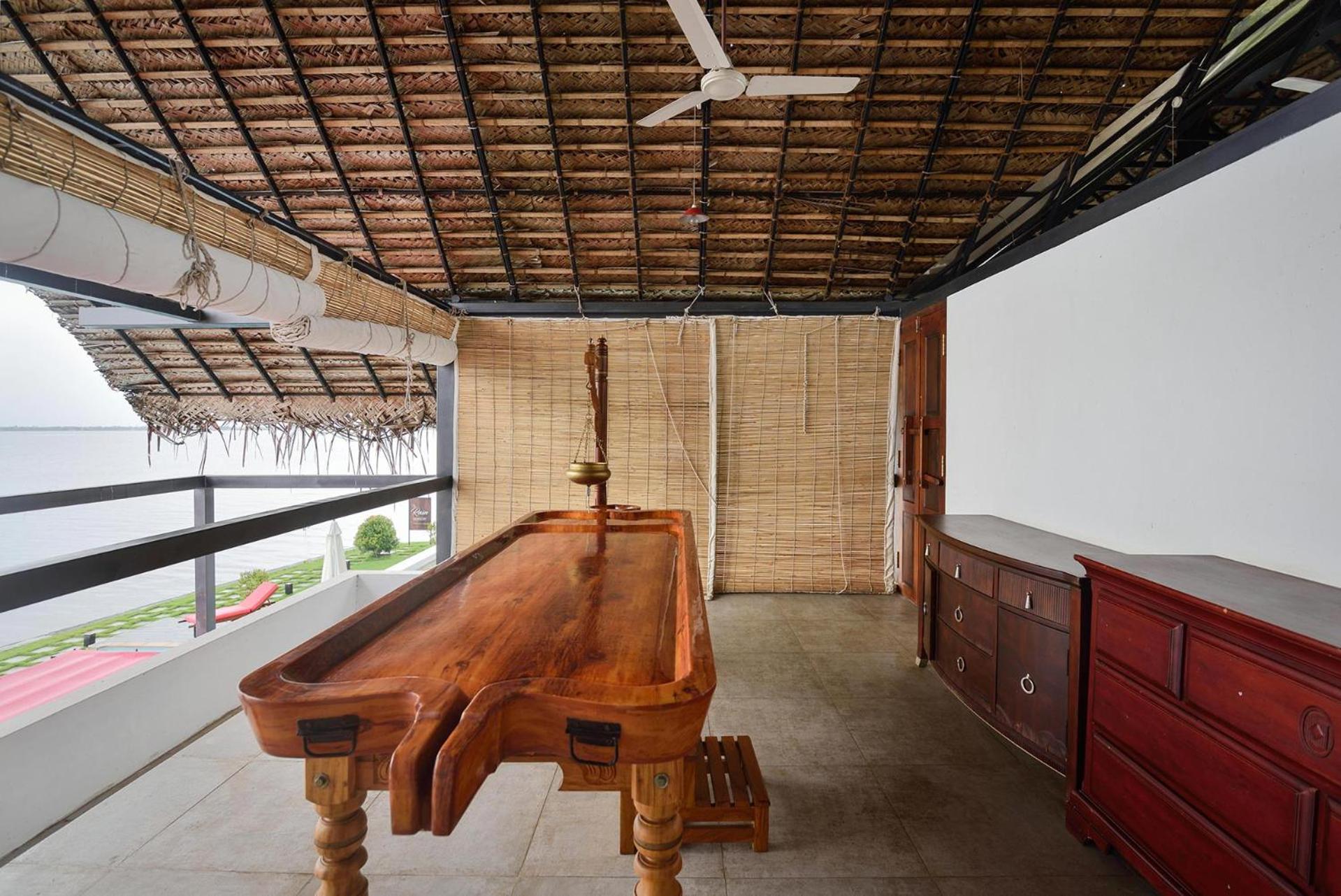 Stayvista At The Rain - River Villa With Infinity Pool Alappuzha ภายนอก รูปภาพ